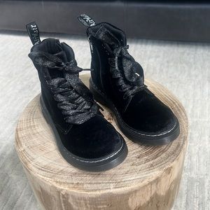 Girls 1460 velvet Dr. Martens